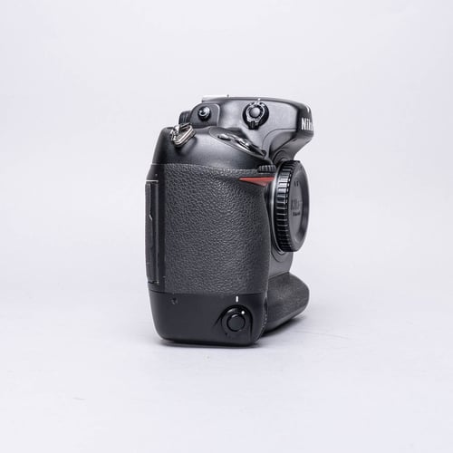 thumbnail-3 for Nikon D2X Body Only