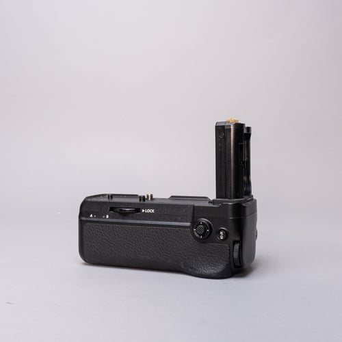 thumbnail-3 for Nikon MB-N11 Battery Grip w/Original Box