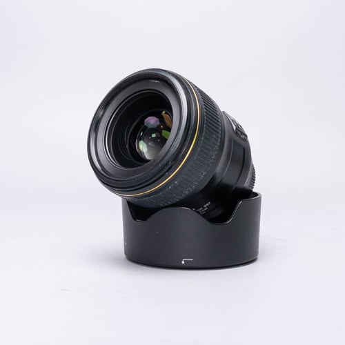 thumbnail-4 for Nikon AF-S 35mm F/1.4 G w/ Hood