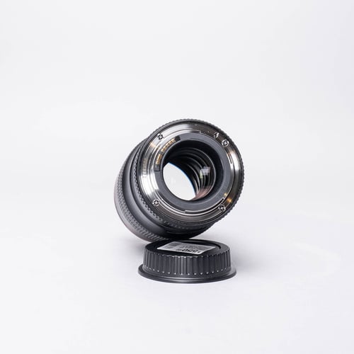 thumbnail-6 for Canon EF 100mm f/2.8 L Macro Lens w/Hood