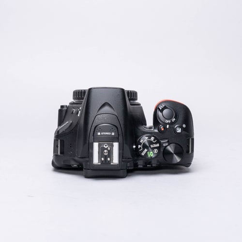 thumbnail-4 for Nikon D5600 Body Only **LOW SHUTTER COUNT**