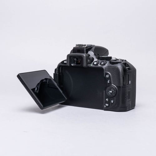 thumbnail-6 for Nikon D5600 Body Only **LOW SHUTTER COUNT**