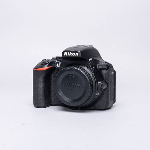 Nikon D5600 Body Only **LOW SHUTTER COUNT**