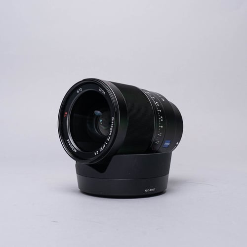 thumbnail-4 for Sony FE 35mm f/1.4 Distagon ZA Lens w/Hood