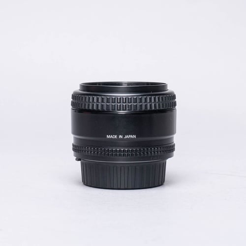thumbnail-2 for Nikon 28mm F/2.8D Lens w/ HN-2 Hood