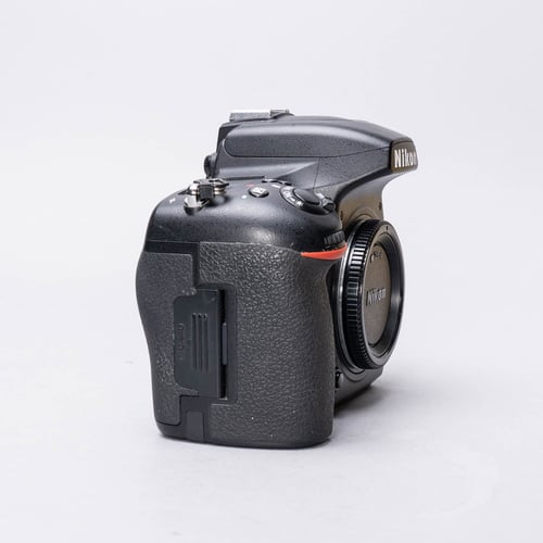 thumbnail-4 for Nikon D750 Body **High shutter count**