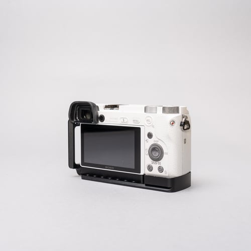 thumbnail-2 for Sony A6000 Body (White) w/L-Bracket