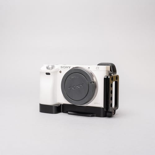Sony A6000 Body (White) w/L-Bracket