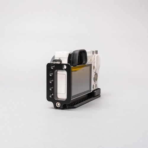 thumbnail-1 for Sony A6000 Body (White) w/L-Bracket