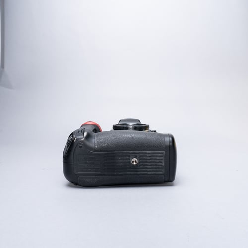 thumbnail-5 for Nikon D300 Body w/MD-D10 Battery Grip