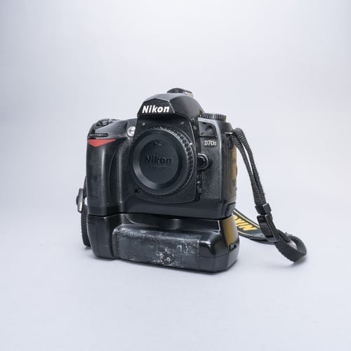 Nikon D70S CCD Body w/Jenis ND70S Battery Grip