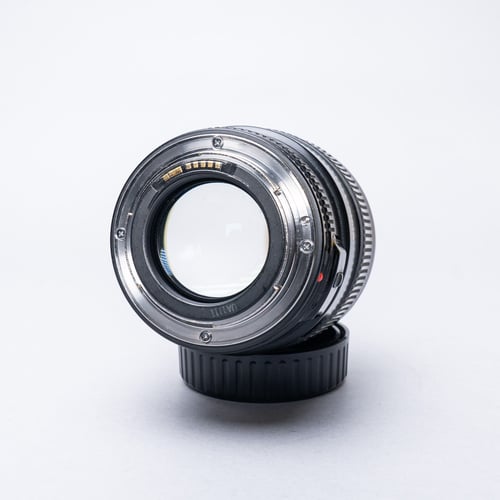 thumbnail-5 for Canon EF 35mm f/1.4 L USM Lens