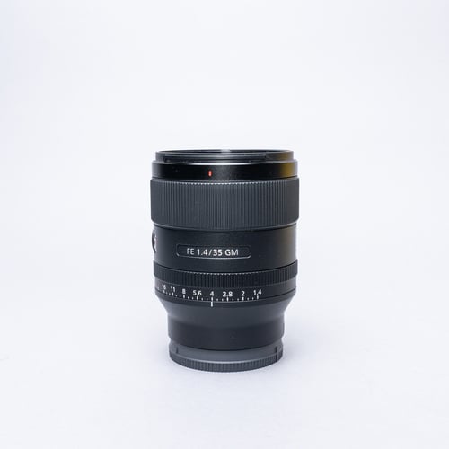 Sony FE 35mm f/1.4 GM Lens