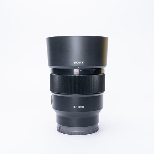 Sony FE 85mm f/1.8 Lens w/Hood