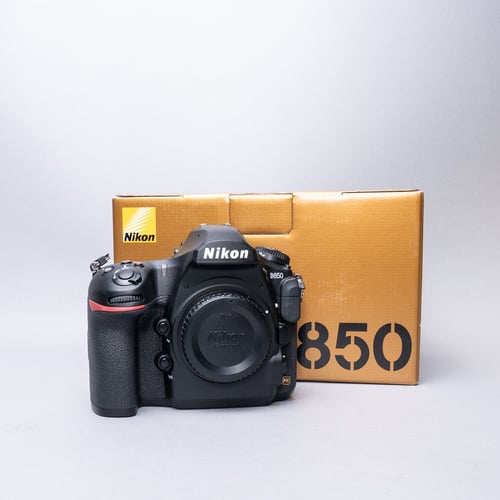 Nikon D850 Body w/Box