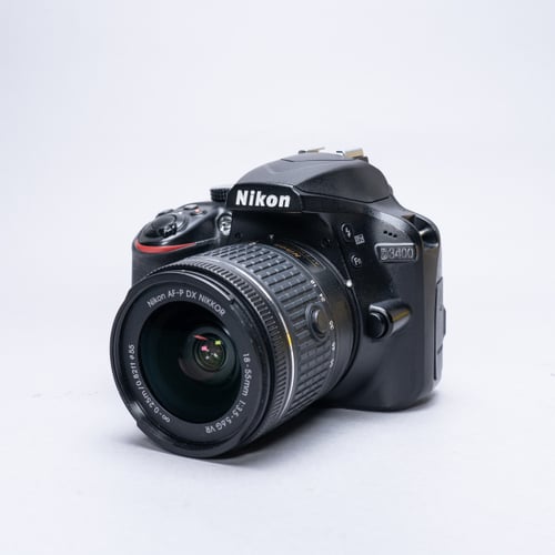 Nikon D3400 w/ 18-55mm
