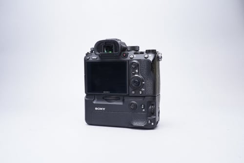 thumbnail-2 for Sony A9 Body w/VG-C3EM Grip