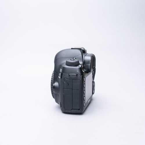 thumbnail-2 for Canon 5D Mark IV w/ Box