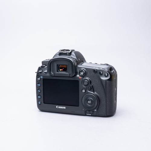 thumbnail-3 for Canon 5D Mark IV w/ Box