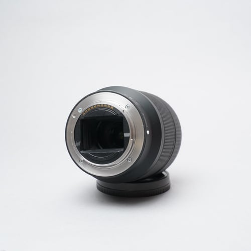 thumbnail-5 for Sony FE 28-70mm F/3.5-5.6 Lens w/Hood