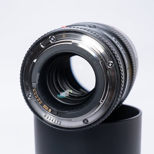 thumbnail-5 for Canon EF 100mm F/2.8L IS USM Lens w/Hood