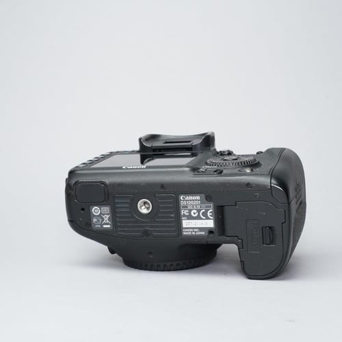 thumbnail-5 for Canon EOS 7D Body Only