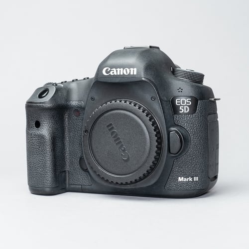 View Canon EOS 5D Mark III Canon EOS 5D Mark III