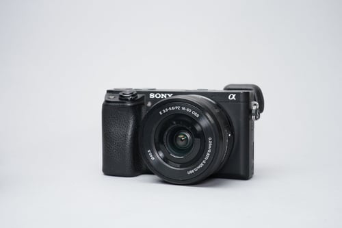 Sony A6300 with 16-50mm