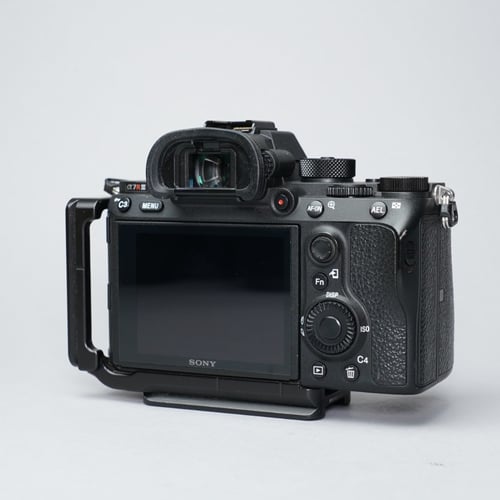 thumbnail-2 for Sony Alpha A7R III