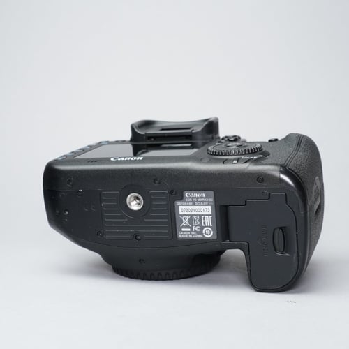 thumbnail-5 for Canon EOS 7D Mark II