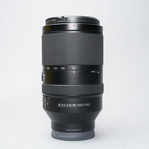 View Sony FE 70-300mm f/4.5-5.6 G OSS Sony FE 70-300mm f/4.5-5.6 G OSS