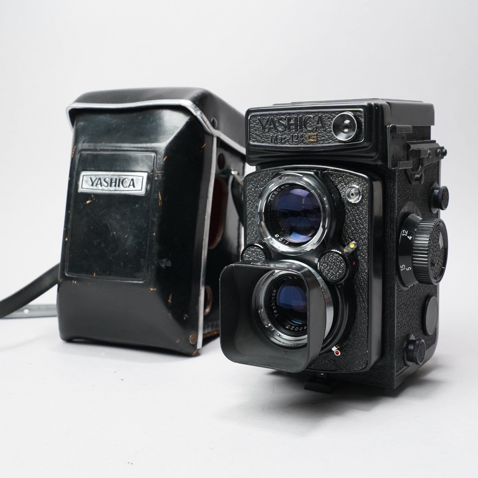 Yashica Mat 124G Read Notes | GearFocus