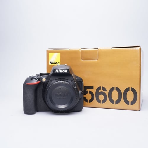 Nikon D5600 w/Original Box