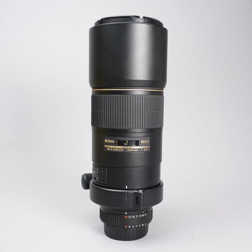 View Nikon 300mm f/4 D IF-ED Nikon 300mm f/4 D IF-ED