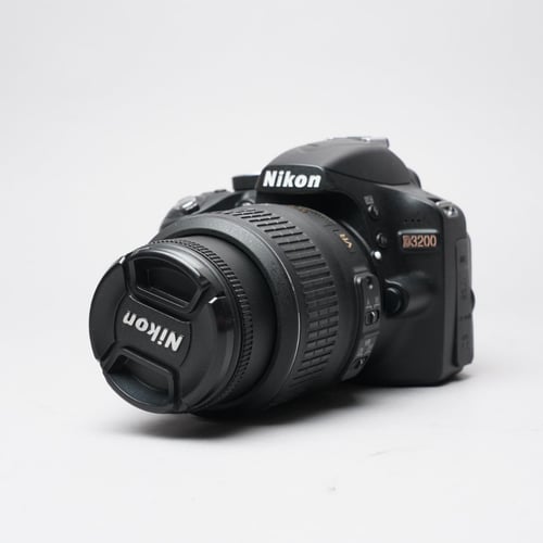 Nikon D3200 w/ 18-55mm Lens