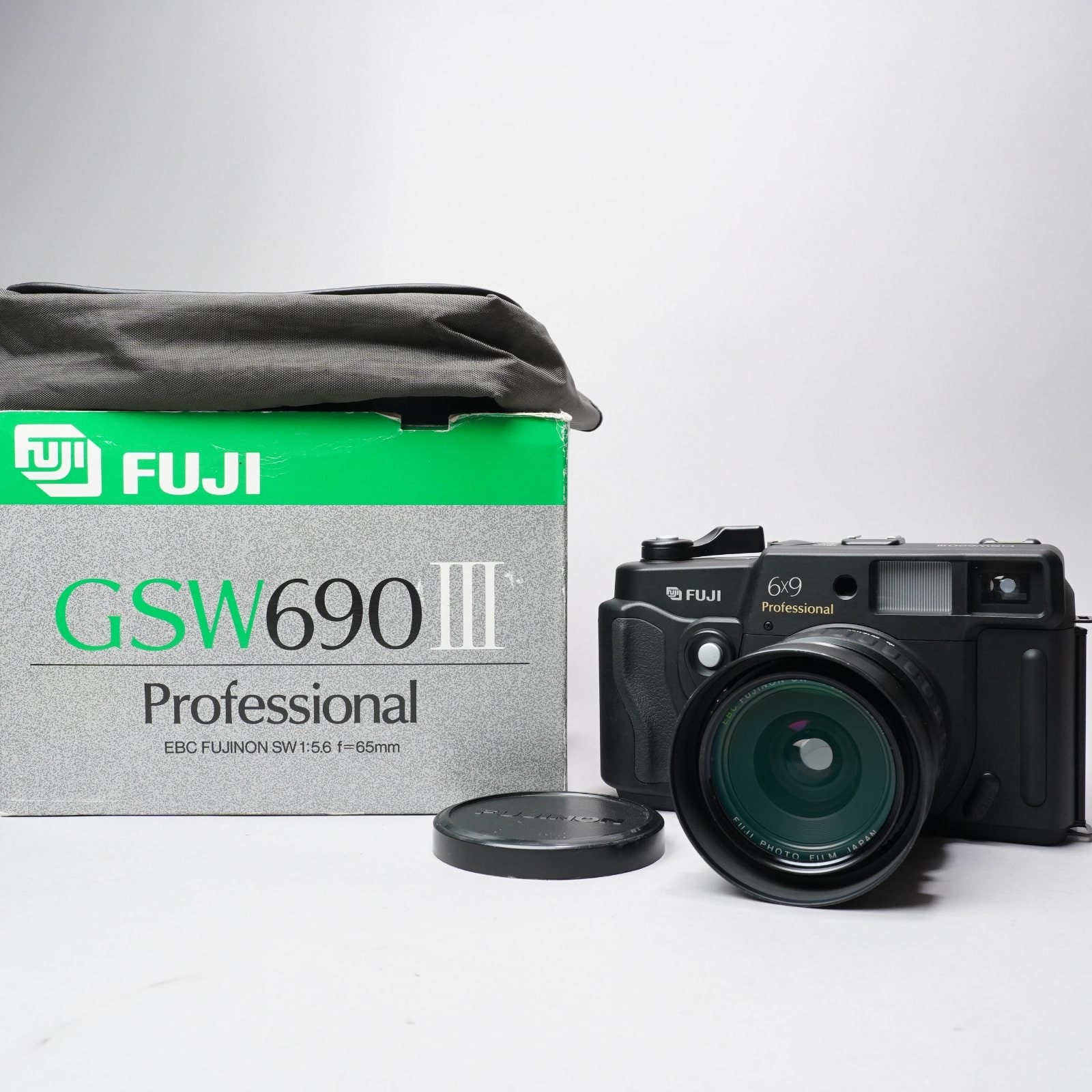 FUJIFILM GSW690 III プロ 65mm F5.6 2282 Fujifilm GSW690 III Professional w/ Box | GearFocus
