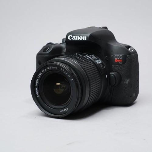 Canon EOS Rebel T7i w/18-55mm Lens
