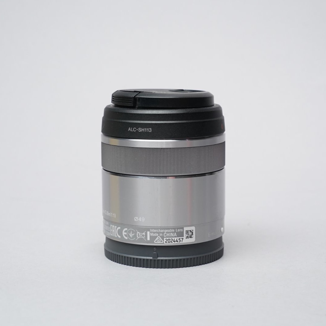 Sony SEL30M35 — image 3
