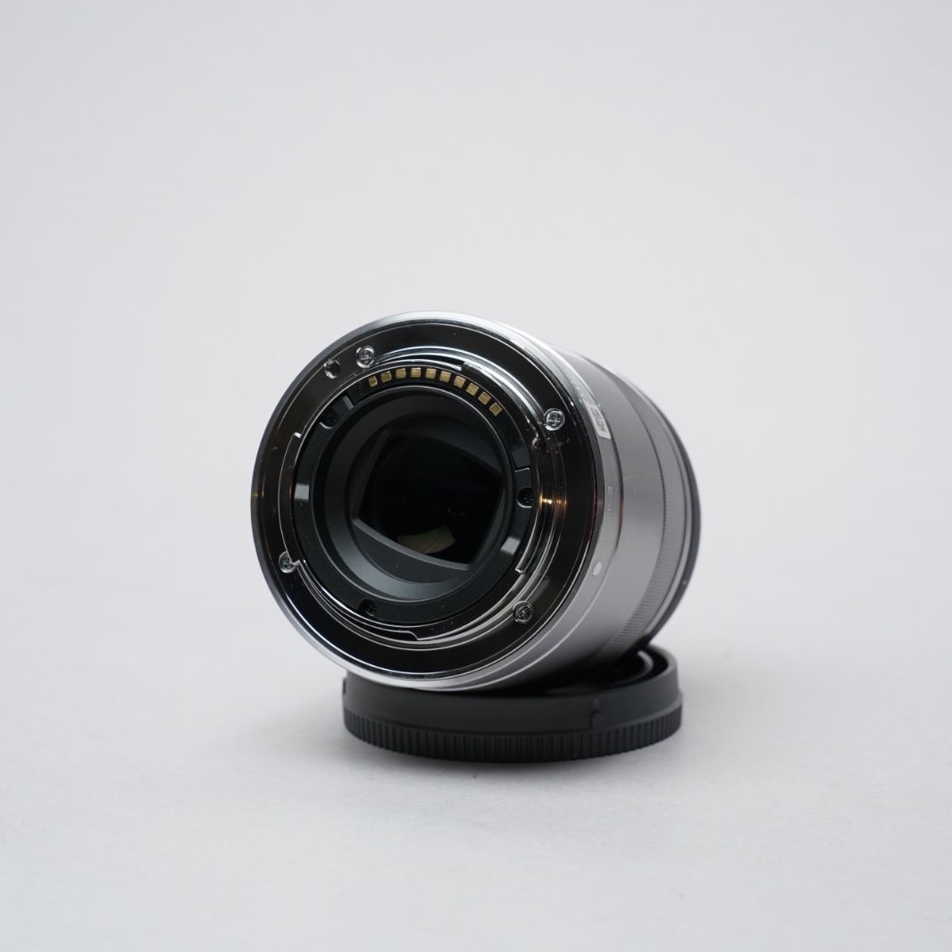 Sony SEL30M35 — image 6
