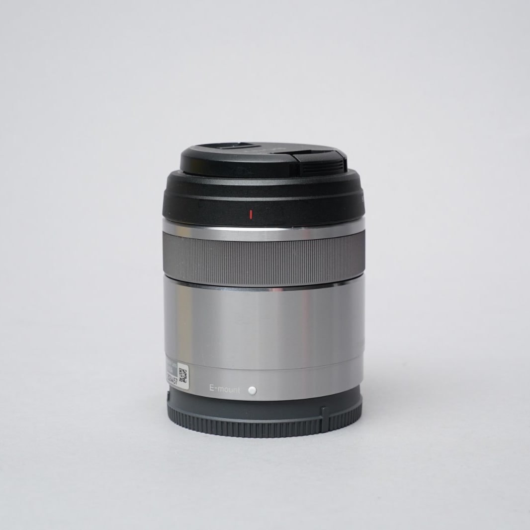 Sony SEL30M35 — image 4