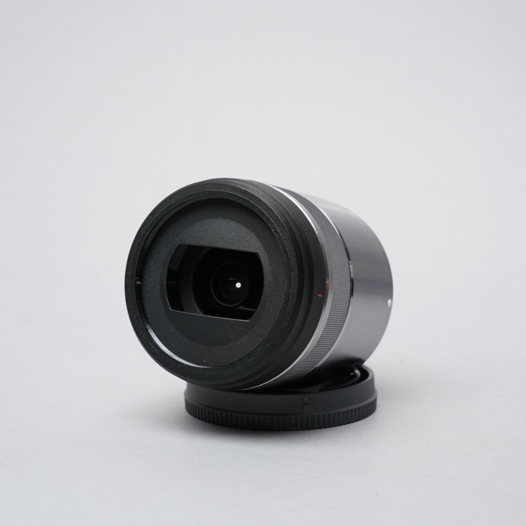 Sony SEL30M35 — image 5