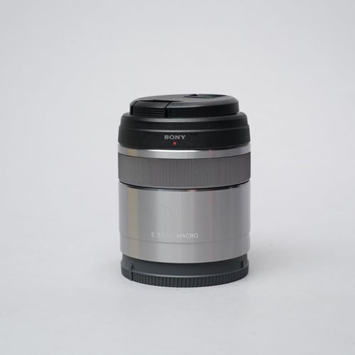 Sony E 30mm 3.5 Macro Lens