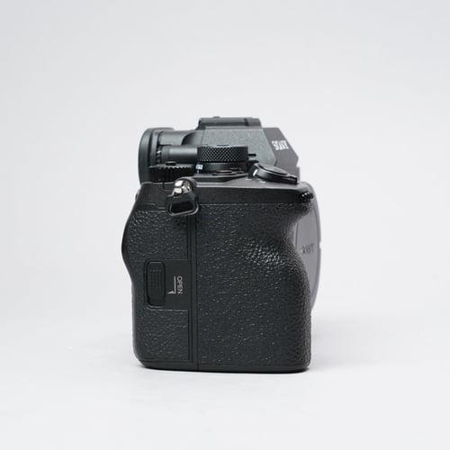 thumbnail-5 for Sony Alpha A7R V