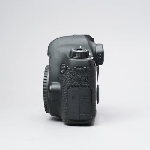 thumbnail-1 for Canon EOS 6D Body