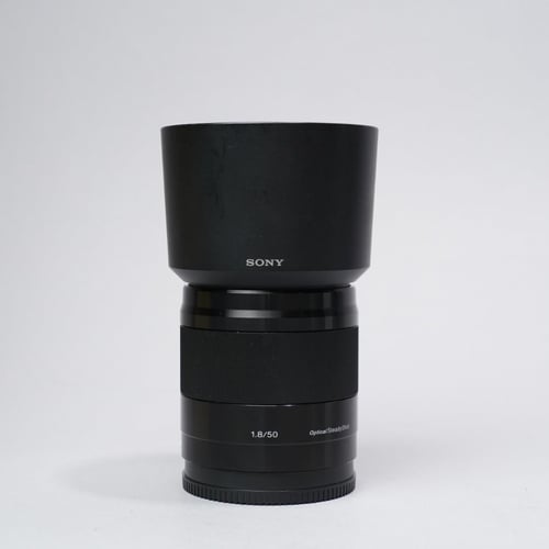 View Sony E 50mm F/1.8 OSS w/ Hood Sony E 50mm F/1.8 OSS w/ Hood