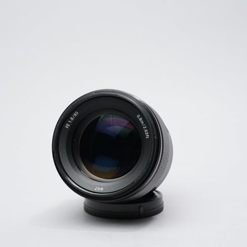 thumbnail-4 for Sony FE 85mm f/1.8 Lens w/Hood