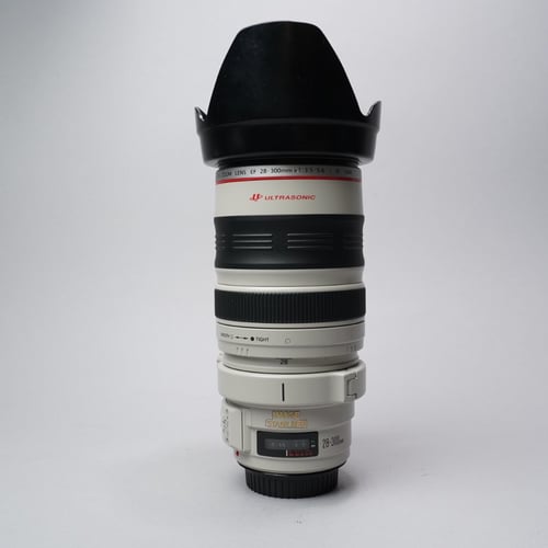 Canon EF 28-300 f/3.5-5.6 L IS USM Lens w/Hood
