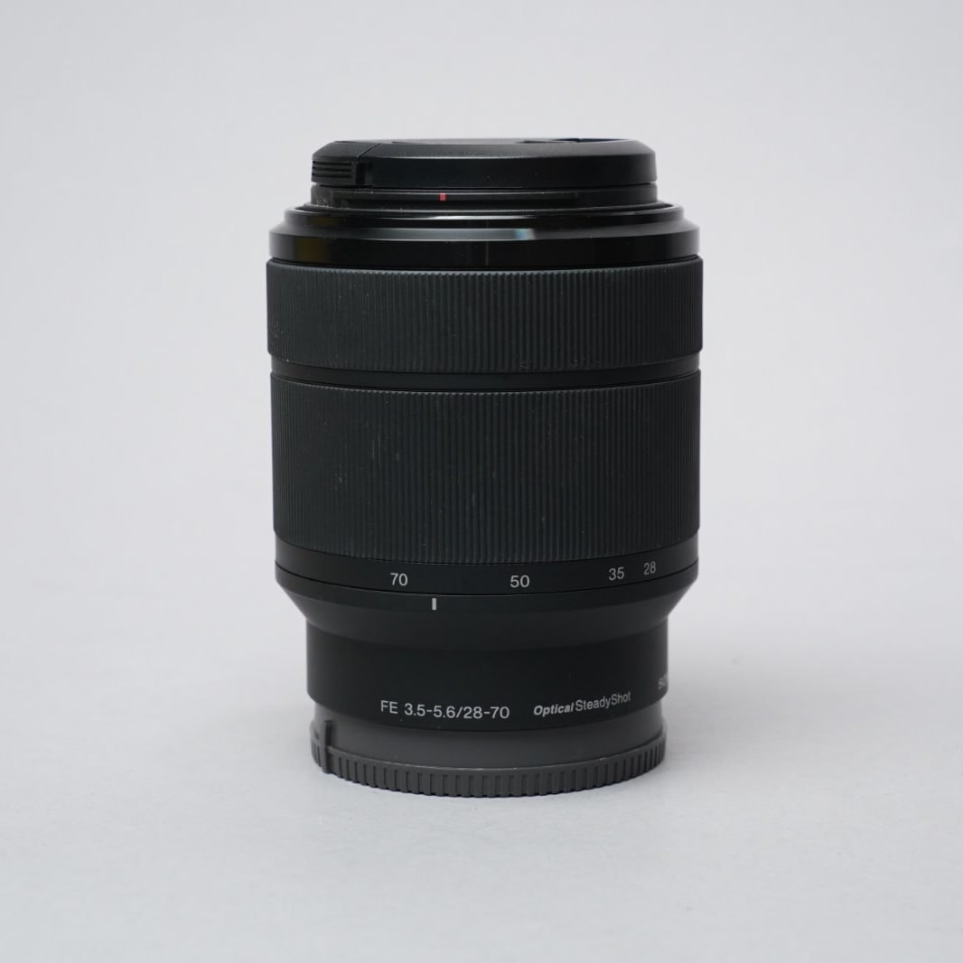 Sony SEL2870 — image 1