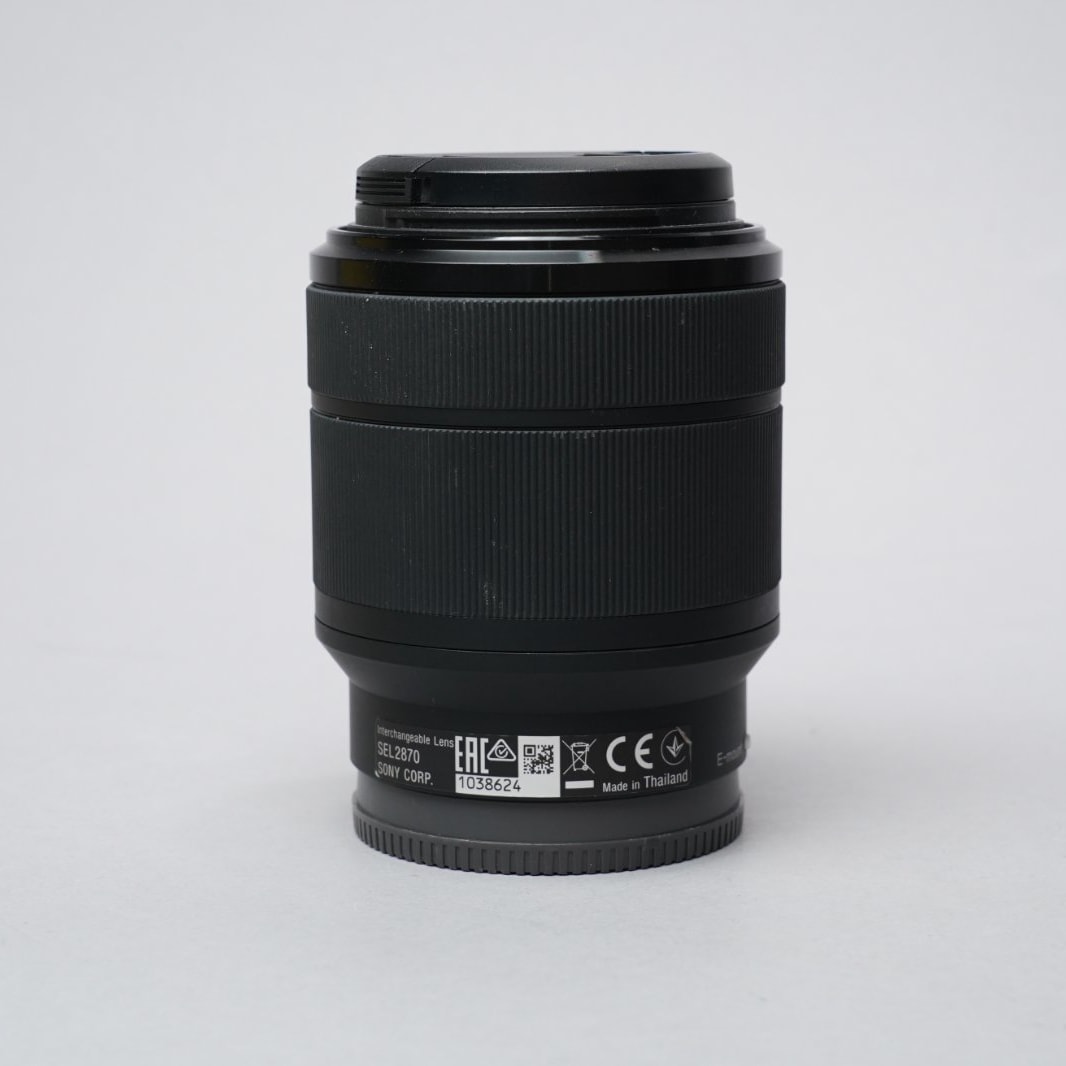 Sony SEL2870 — image 3