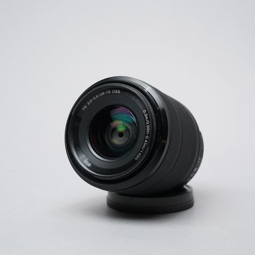 thumbnail-4 for Sony FE 28-70mm f/3.5-5.6 OSS Lens